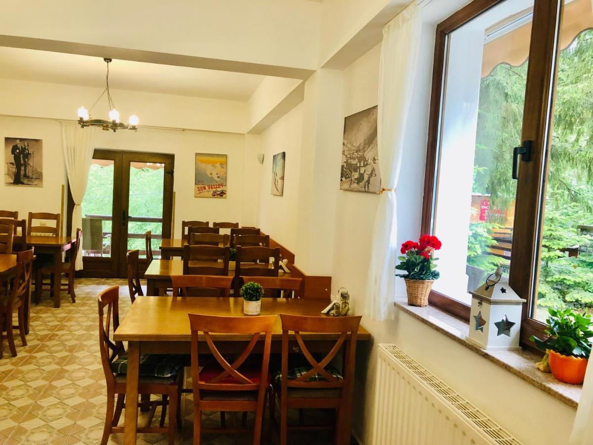 Pensiune & Restaurant Kalinder Buşteni Екстериор снимка