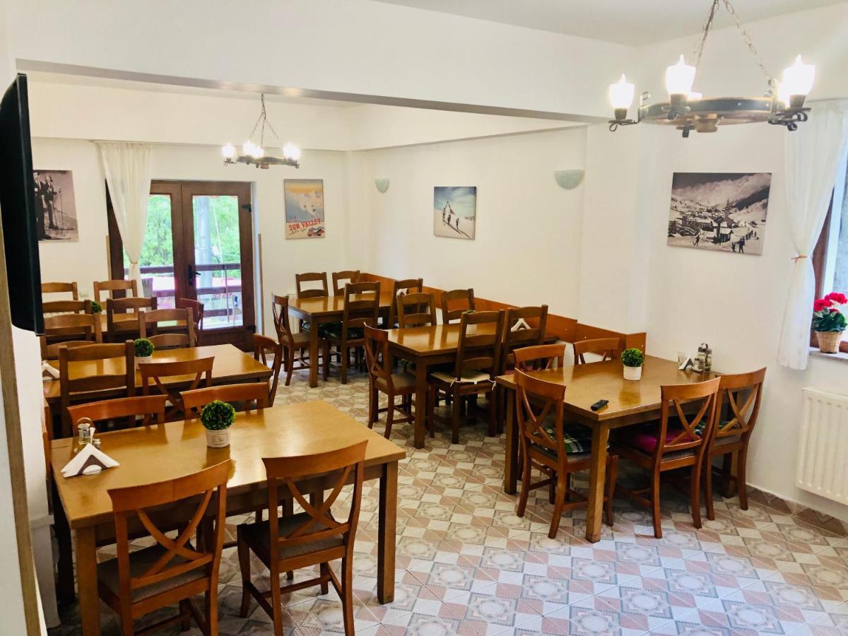 Pensiune & Restaurant Kalinder Buşteni Екстериор снимка