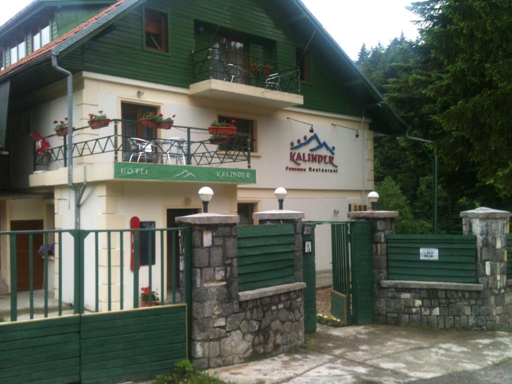 Pensiune & Restaurant Kalinder Buşteni Екстериор снимка